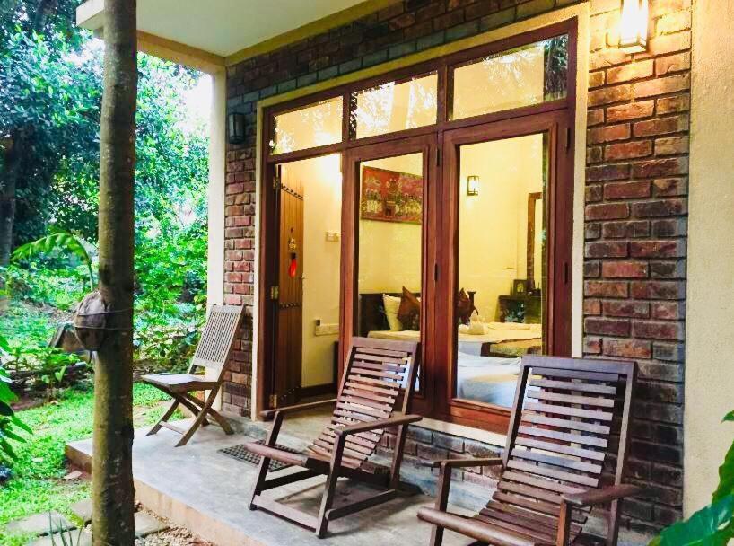 Veraima Kandy Exterior photo